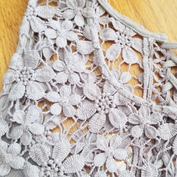 Unique sleeveless top with lace up back. - Picture 6 of 8